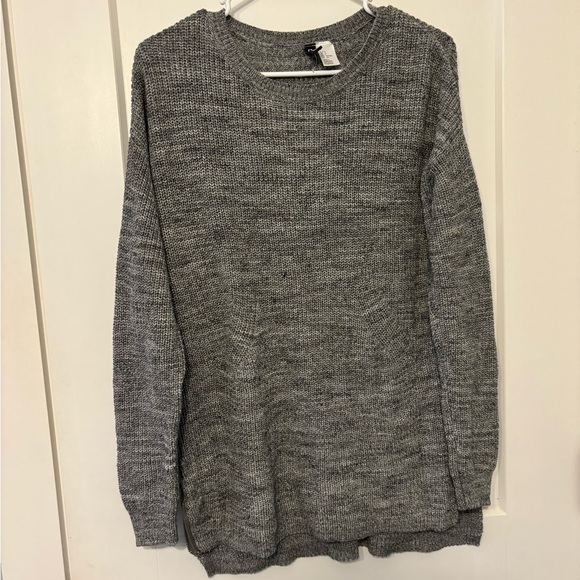 H&M Sweater - Picture 1 of 3